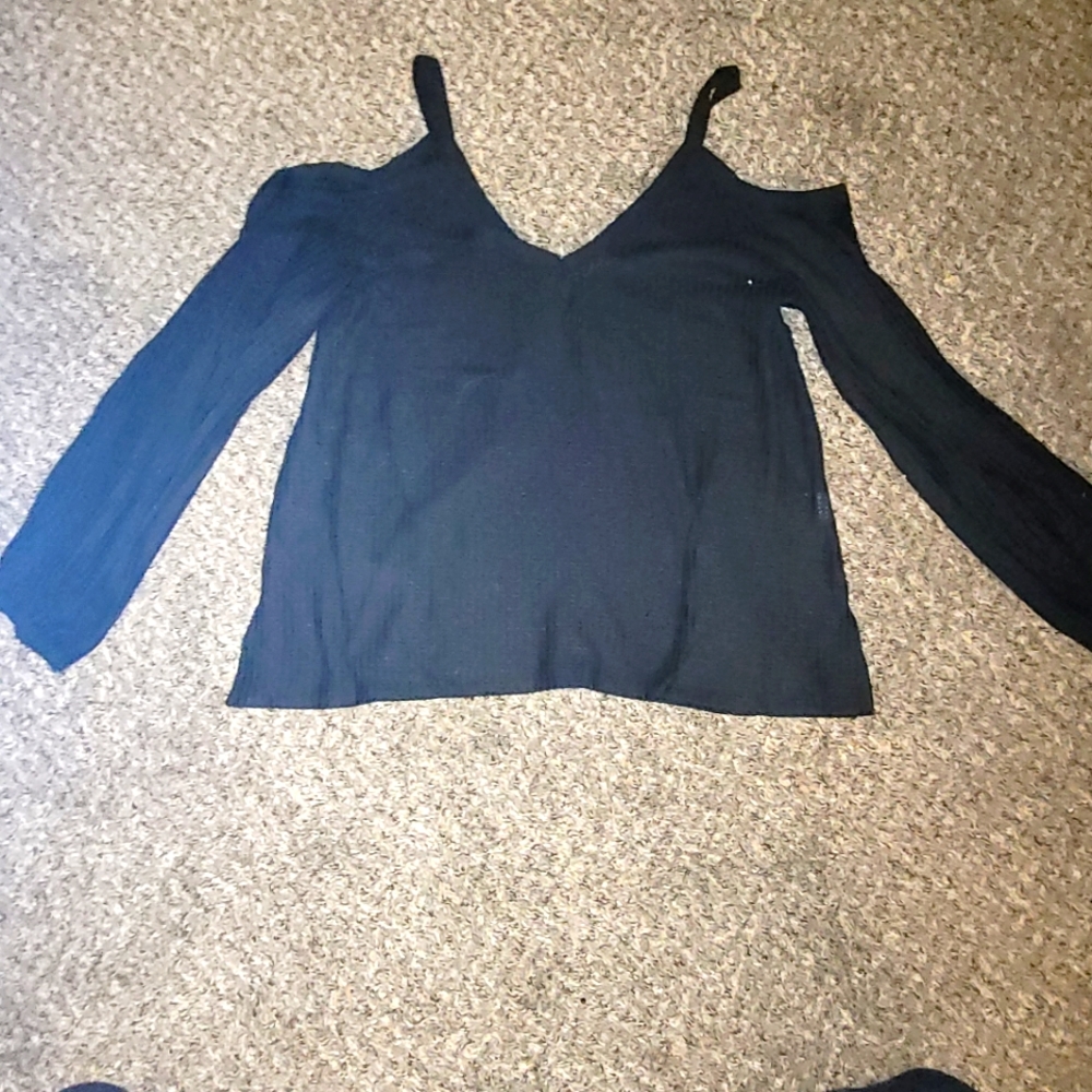 EYESHADOW BLACK KNITTED OFF THE SHOULDERS TOP SIZE MED